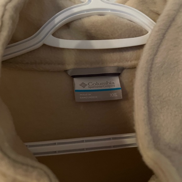 Beige Columbia Fleece - Picture 8 of 11